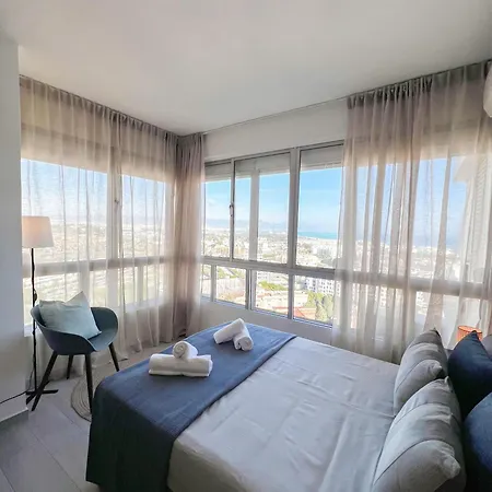 Stunning Sea View With Pool * 托雷莫利诺斯